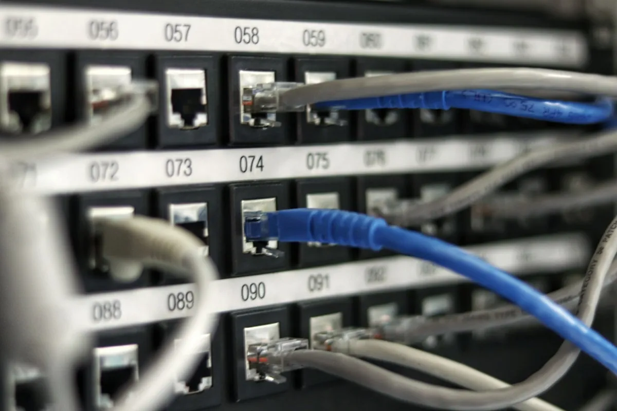 サーバーへのネットワーク配線